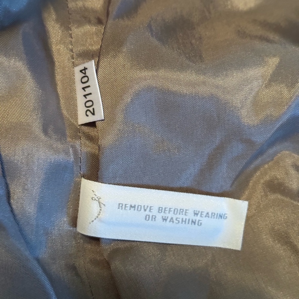 NWT Loft Bubble Hem Shimmer Lace Skirt, Silver, Size 8 - Picture 9 of 9